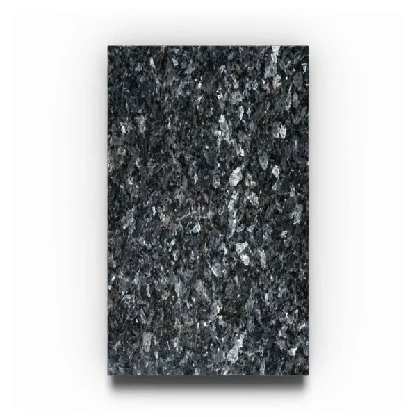 Infrarotheizung Natursteinheizung Blue Pearl poliert des Herstellers eurotherm in Frontansicht auf weißem Hintergrund.