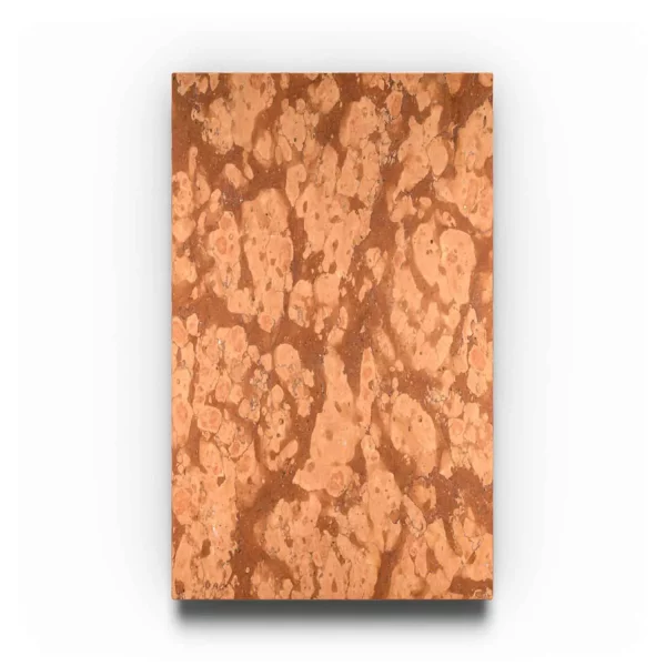 Infrarotheizung Natursteinheizung Rosso Verona gebürstet des Herstellers eurotherm in Frontansicht auf weißem Hintergrund.