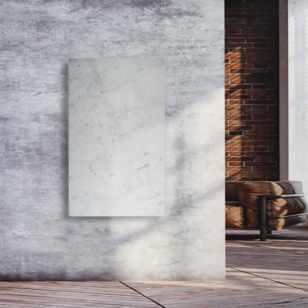 Infrarotheizung Natursteinheizung V. Varios poliert des Herstellers eurotherm an Wand montiert in Ambiente.